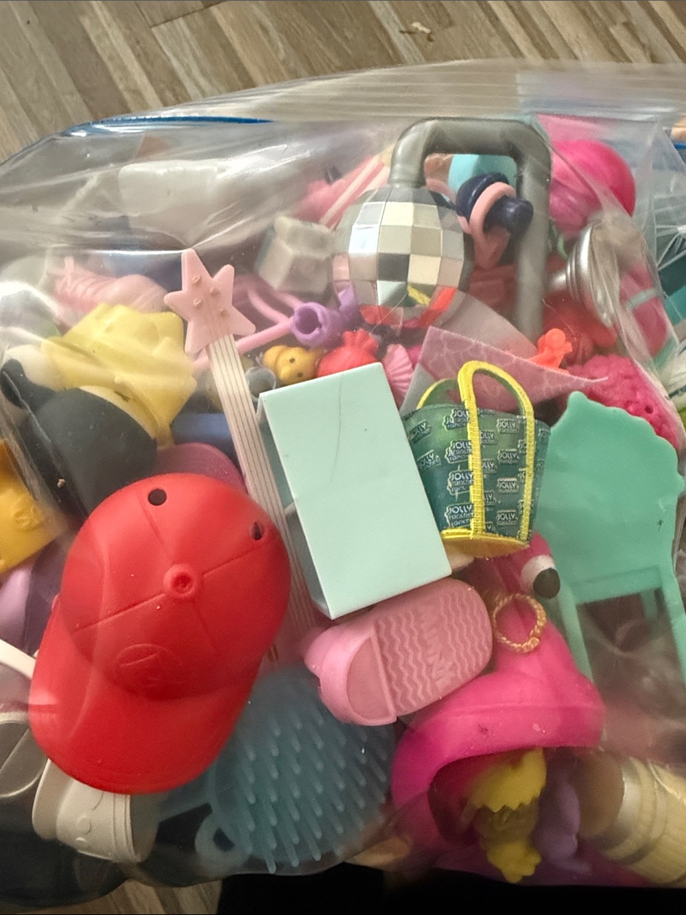 Lot of 2/ bags of Barbie/skipper accessories - Picture 2 of 3